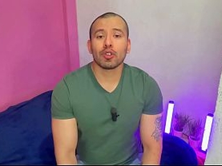 Chacal mecanico dotado penetra en el taller al pasivo musculoso culon que llevo su carro! Relato sexual